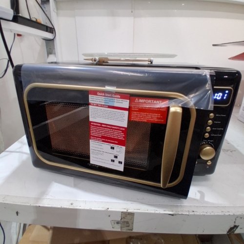 FRIGIDAIRE RETRO MICROWAVE OVEN - 0.7CU.FT - 700W - BLACK/GOLD (MODEL: EMW788-BLACKGLD) image 5