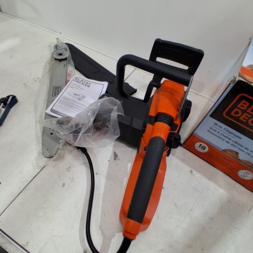 BLACK + DECKER ELECTRIC CORDED CHAINSAW, 18", 15 AMP - ORANGE/BLACK (MODEL: CS1518) image 2