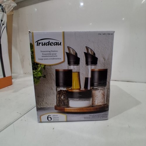 6PC TRUDEAU SEASONING STATION WITH LAZY SUSAN, 2 OIL BOTTLES, 2 GRINDERS, AND 1 JAR (MODEL: 1796149) image 2