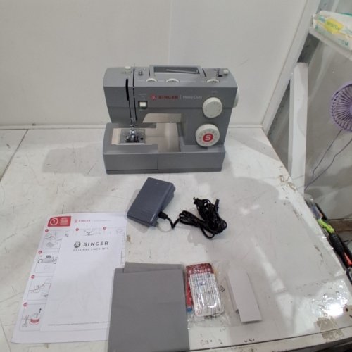 SINGER 4452 HIGH SPEED HEAVY DUTY SEWING MACHINE WITH ACCESSORIES - GREY (MODEL: 4452) image 3