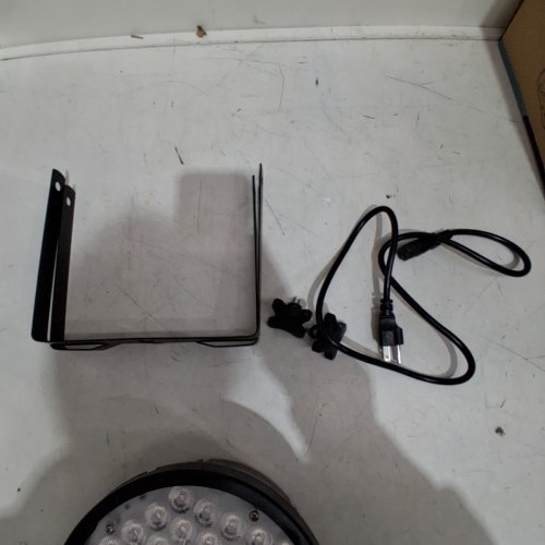 YUNHION DJ PAR SLIM STROBE LIGHT, COLOUR CHANGING/FLASHING/SOFT SPOT LIGHT, 60LED RGB, 90W- BLACK- (MODEL: LPC180). image 4