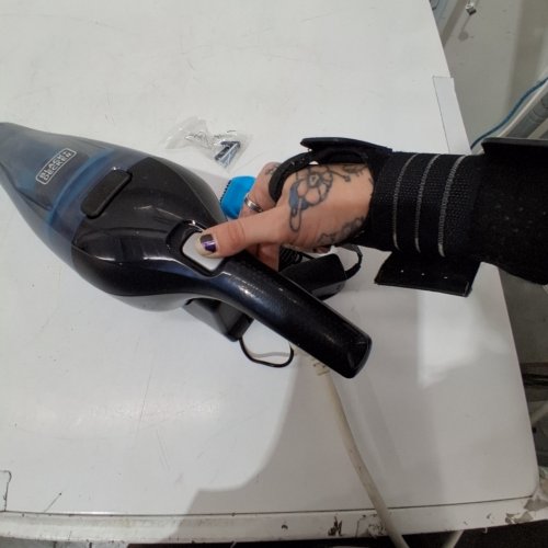 BLACK+DECKER DUSTBUSTER CLASSIC CORDLESS HAND VACUUM - BLACK / BLUE (MODEL: HNVC220BCZ00W) image 2