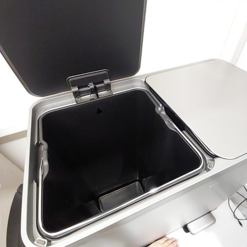 EKO ECOCASA PLUS DUAL COMPARTMENT STEP TRASH CAN WITH REMOVABLE LINERS - 42L PER SIDE (84L TOTAL) - GREY/BLACK (MODEL: 1925451) image 3