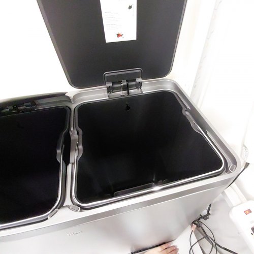 EKO ECOCASA PLUS DUAL COMPARTMENT STEP TRASH CAN WITH REMOVABLE LINERS - 42L PER SIDE (84L TOTAL) - GREY/BLACK (MODEL: 1925451) image 4