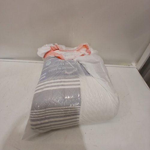 BERKSHIRE REVERSIBLE DOWN-ALTERNATIVE COOLING BLANKET - GREY/WHITE - BLUE (MODEL: 1986200) image 4