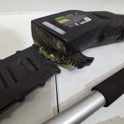 GREENWORKS PRO CORDLESS ADJUSTABLE POLESAW WITH CARRY STRAP - BATTERY & CHARGER NOT INCLUDED - 80V - 10" BLADE - 9FT-14FT - GREEN/BLACK - (MODEL: PS80L000) image 3