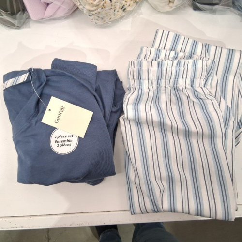 2PC GEORGE PAJAMA T-SHIRT AND PANT SET - LARGE - BLUE image 2