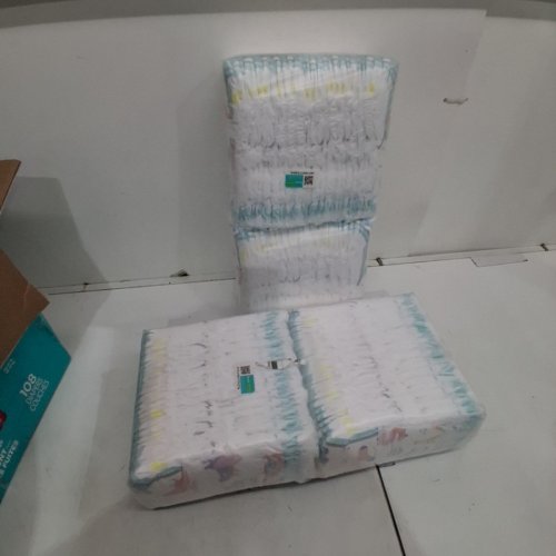 108PK PAMPERS CRUISERS 360 BABY DIAPERS - SIZE 4 image 2
