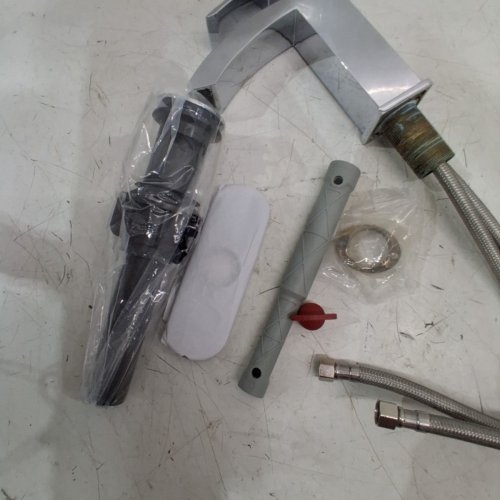MOEN BERIC ONE-HANDLE SINGLE HOLE BATHROOM FAUCET WITH DRAIN ASSEMBLY- CHROME (MODEL: 84774) image 4