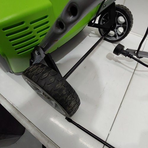 GREENWORKS 13 AMP 20" CORDED SNOW THROWER - GREEN/BLACK (MODEL: 2600502) image 5
