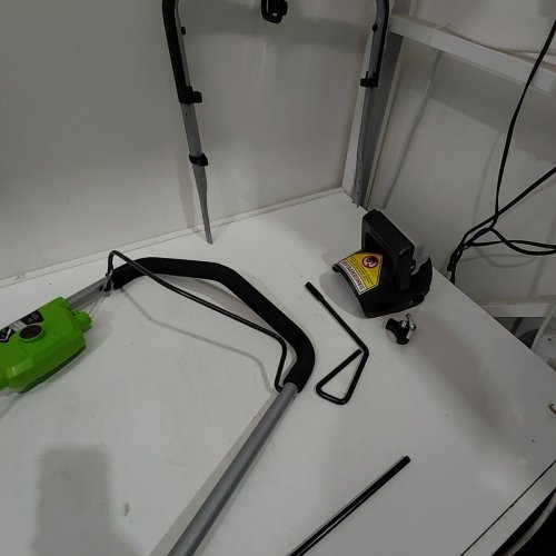 GREENWORKS 13 AMP 20" CORDED SNOW THROWER - GREEN/BLACK (MODEL: 2600502) image 6