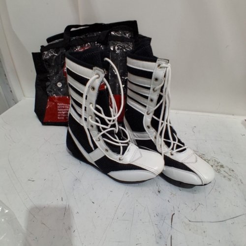 ADULT UNISEX RIGHT PUNCH LIGHTWEIGHT NON-SLIP BOXING SHOES - SIZE 7 - BLACK / WHITE (STYLE : 00724901802364) image 2