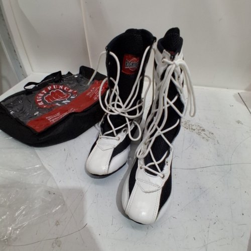 ADULT UNISEX RIGHT PUNCH LIGHTWEIGHT NON-SLIP BOXING SHOES - SIZE 7 - BLACK / WHITE (STYLE : 00724901802364) image 5