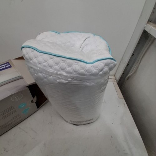 MARTHA STEWART MEMORY FOAM COOLING PILLOW - QUEEN (18" X 28") (MODEL: 1392500) image 2