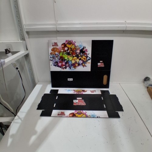MARVEL SKOTTIE YOUNG'S BIG MARVELS COMIC BOOK STORAGE BOX - HOLDS UP TO 100 COMICS - 15.5" X 7.6" X 10.9" - MULTICOLOR image 3