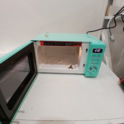 GALANZ RETRO-STYLE DIGITAL MICROWAVE OVEN - 0.7CU.FT - AQUA GREEN (MODEL: GLCMKZ07GNR07) image 3