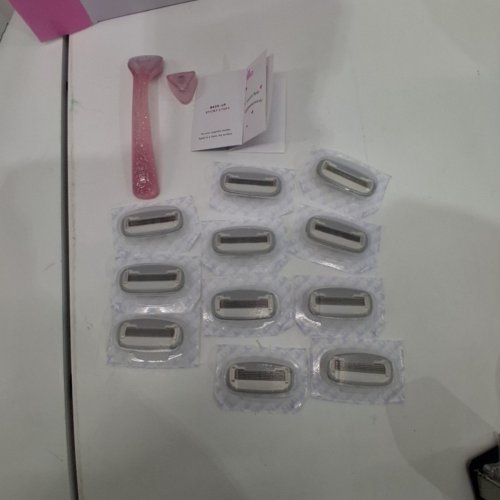11PK WOMEN'S BILLIE RAZOR HANDLE WITH MAGNETIC HOLDER AND REFILLS - PINK SPARKLE image 2