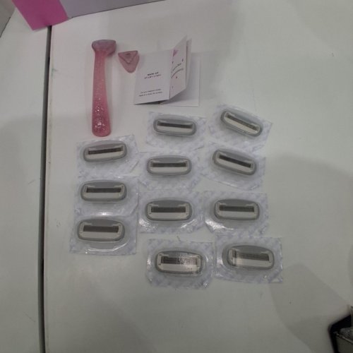 11PK WOMEN'S BILLIE RAZOR HANDLE WITH MAGNETIC HOLDER AND REFILLS - PINK SPARKLE image 3