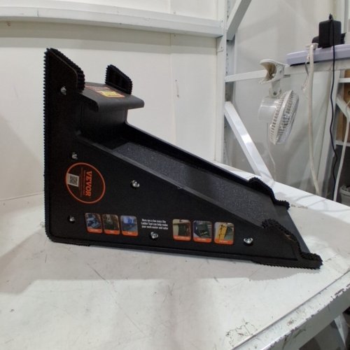 VEVOR LADDER LEVELER TOOL WITH STORAGE FOR UNEVEN GROUND - 21.65" X 9.84" X 15.75" - BLACK - (MODEL: KH-L03) image 2