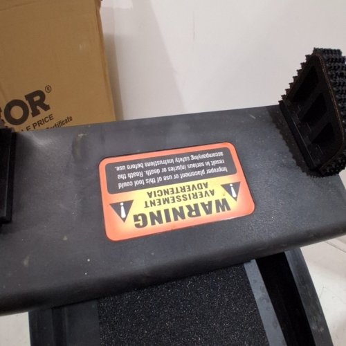 VEVOR LADDER LEVELER TOOL WITH STORAGE FOR UNEVEN GROUND - 21.65" X 9.84" X 15.75" - BLACK - (MODEL: KH-L03) image 4