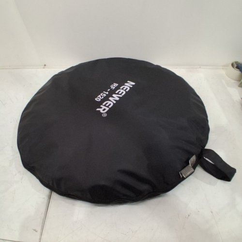 NEEWER 5-IN-1 PORTABLE LIGHTING REFLECTOR AND DIFFUSER KIT - 59" X 79" (MODEL: RF-1520) image 4