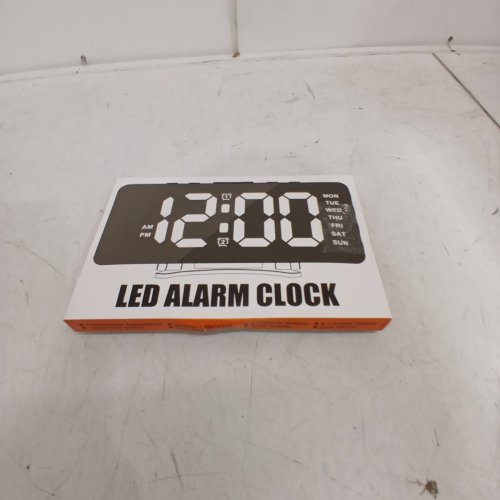 LED DIGITAL CHARGABLE MIRROR ALARM CLOCK - AUTOMATIC DIMMING image 4