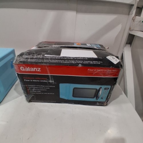 GALANZ RETRO STYLE DIGITAL MICROWAVE OVEN - 0.7CU.FT - LIGHT BLUE - (MODEL: GLCMKZ07BER07) image 6