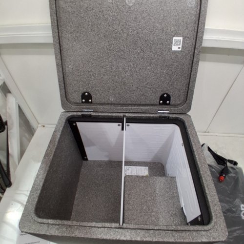 ULTRA-LIGHT PORTABLE ELECTRIC CAR REFRIGERATOR - 12V 40L CAPACITY - GREY (MODEL: FE40) image 5