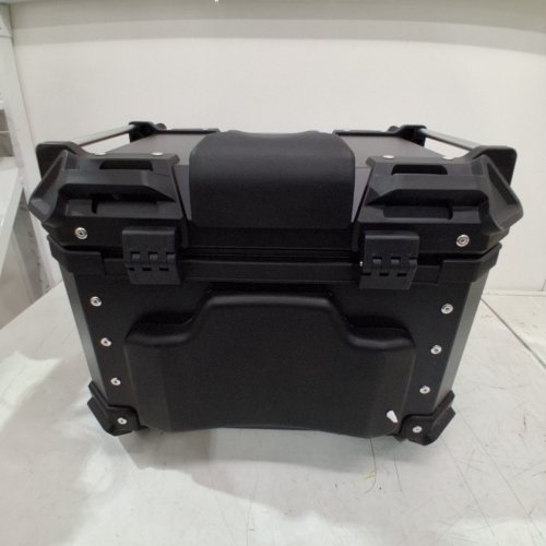 KEMIMOTO UNIVERSAL WATERPROOF DETACHABLE MOTORCYCLE ALUMINUM ALLOY TOP CASE/TRUNK WITH LINING, LOCK & BACK CUSHION - 17.7" X 15.4 X 13.2" - 56 L - BLACK (MODEL: KMF0304-05908-BK) image 7