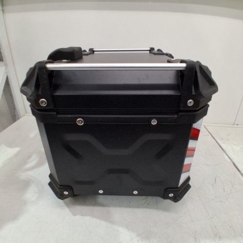 KEMIMOTO UNIVERSAL WATERPROOF DETACHABLE MOTORCYCLE ALUMINUM ALLOY TOP CASE/TRUNK WITH LINING, LOCK & BACK CUSHION - 17.7" X 15.4 X 13.2" - 56 L - BLACK (MODEL: KMF0304-05908-BK) image 8