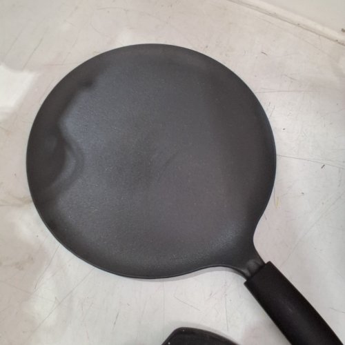 3PC TRAMONTINA PRE-SEASONED CAST IRON DEEP KADAI AND FLAT TAWA COOKWARE SET - 7QT / 11" - BLACK (MODEL: 1901865) image 7
