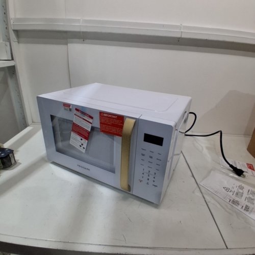 FRIGIDAIRE COUNTERTOP MICROWAVE OVEN - 1.1 CU. FT 900W- WHITE - (MODEL: EMW1154) image 5