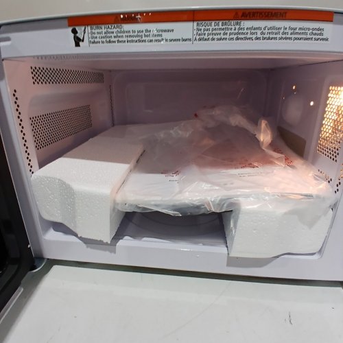 DANBY COUNTERTOP MICROWAVE WITH 10 POWER LEVELS, 6 AUTO-COOK PRESETS, EXPRESS COOK + 30 SEC, AUTO DEFROST & CHILD LOCK, 0.9 CU. FT. 900WATTS, WHITE (MODEL: DBMW0921BWW) image 4