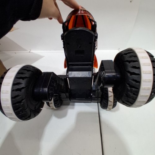 KIDS HOTWHEELS MONSTER TRUCKS REMOTE CONTROLLED TIGER SHARK TRUCK - 1:24 SCALE - ORANGE/BLACK image 9