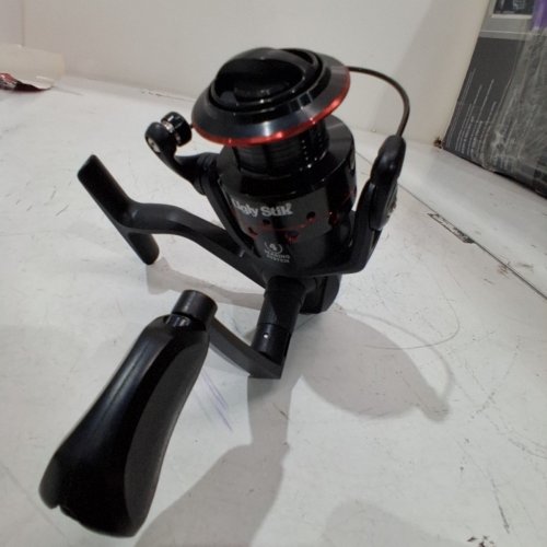 UGLY STIK UGX30 SPINNING REEL * REEL ONLY * - 5.2:1 GEAR RATIO - 6LBS LINE - HOLD UP TO 140YRDS OF LINE - BLACK/RED (MODEL: USGX30) image 3