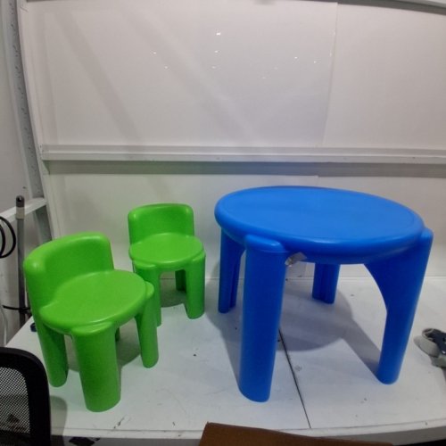 LITTLE TIKES BRIGHT N BOLD TABLE AND CHAIRS SET image 2