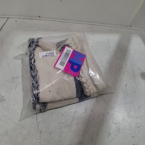 2PK WOVEN DECORATIVE PILLOW CASES - CREAM AND NAVY image 3