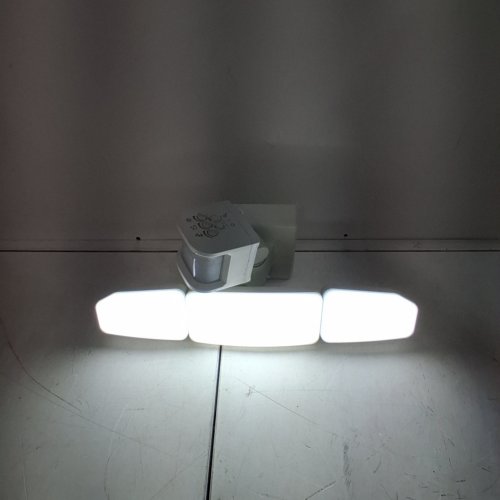 KODA MOTION DETECTION OUTDOOR LED FLOOD LIGHT - 2000LM - WHITE - (MODEL: 1718590) image 2