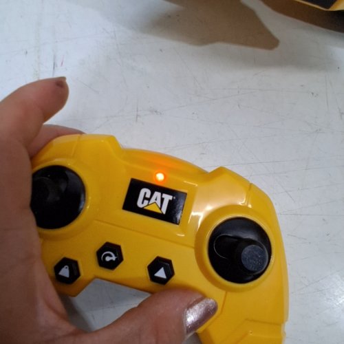 CAT CONSTRUCTION MASSIVE MOVER DUMP TRUCK TOY REMOTE CONTROL - YELLOW (MODEL: 1851476) image 3
