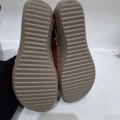 WOMEN'S BROWN SANDALS - SIZE 37 - BROWN image 4