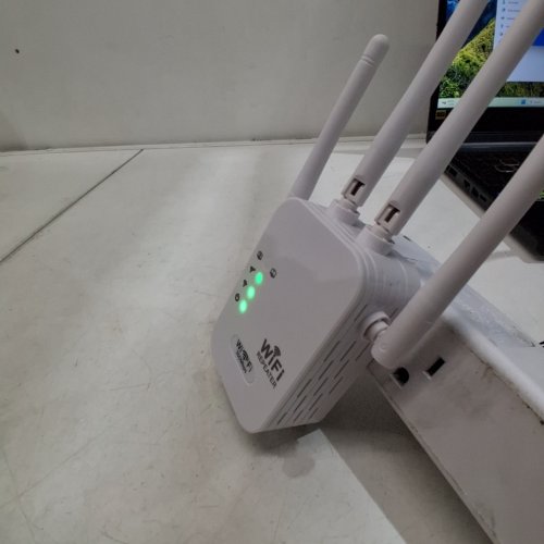 WIRELESS-N WIFI REPEATER WITH 300MBPS RANGE - WHITE image 2