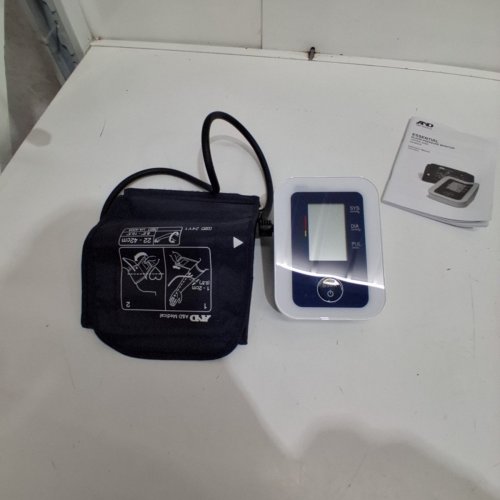 A&D MEDICAL BLOOD PRESSURE UPPER ARM MONITOR FOR HOME USE - BLACK/WHITE - (MODEL: UA-651CN) image 3