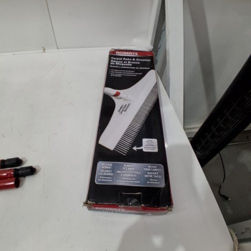 ROBERTS CARPET PET HAIR RAKE & GROOMER - RED/WHITE (MODEL: 70-127-3) image 3