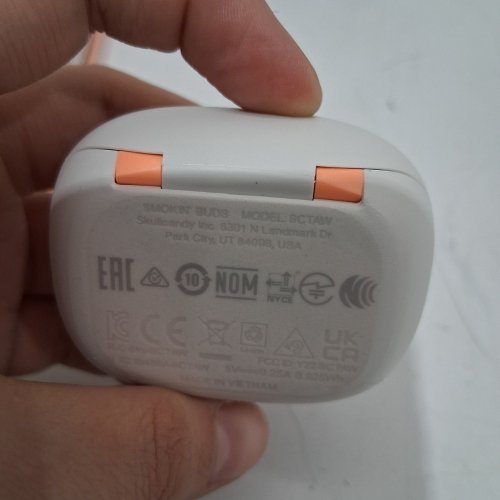 SKULLCANDY SMOKIN' BUDS IN-EAR WIRELESS EARBUDS - 20HR BATTERY, 50% RENEWABLE PLASTICS, MICROPHONE, WORKS WITH IPHONE ANDROID AND BLUETOOTH DEVICES - WHITE/PINK (MODEL: SCTAW) image 6