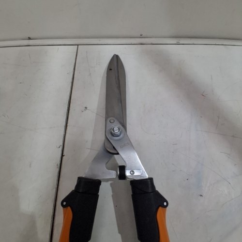 FISKARS POWER LEVER EXTENDABLE GARDEN HEDGE SHEARS - 10" BLADE image 4
