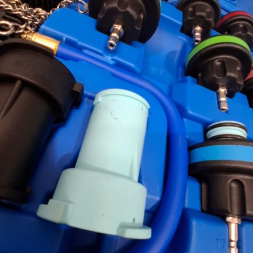 28PCS DAYUAN TOOLS COOLING SYSTEM PRESSURE TESTER AND VACUUM-TYPE COOLANT REFILL KIT - BLUE image 4