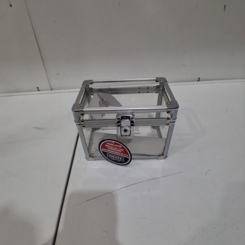 VAULTZ LOCKING INDEX CARD FILE WITH FLIP TOP AND TWO KEYS - 4" X 6" - CLEAR/SILVER image 2