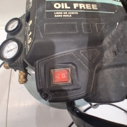 METABO HPT "THE TANK" PANCAKE AIR COMPRESSOR - 200PSI / 6 GALLON - GREY (MODEL: EC914S) image 2