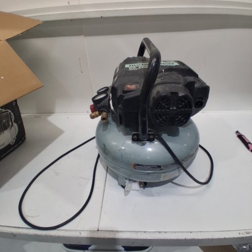 METABO HPT "THE TANK" PANCAKE AIR COMPRESSOR - 200PSI / 6 GALLON - GREY (MODEL: EC914S) image 4