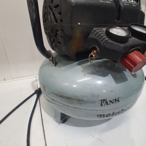 METABO HPT "THE TANK" PANCAKE AIR COMPRESSOR - 200PSI / 6 GALLON - GREY (MODEL: EC914S) image 6
